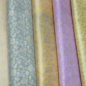 Tissu de soie satinée fantaisie Jaal - Product Image 1