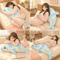 Jouets en peluche personnalisés OEM/ODM, poupées personnalisées, jouets doux et câlins en forme de dauphin tie-dye, poupées oreillers série Océan, cadeaux d'anniversaire.