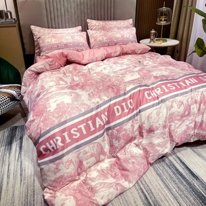 Parure de lit quatre pièces en <span class=keywords><strong>soie</strong></span> glacée haut de gamme, style luxe léger ; Linge de lit trois pièces en polyester entièrement lavable ; <span class=keywords><strong>Couette</strong></span> d'été toutes saisons - Product Image 3