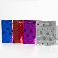 Usine Holographique Pas Cher Coeur Étoile Texture Spéciale Sacs En Papier Avec Poignées Pour Emballage Cadeau Shopping Carton Cadeau Sacs En Papier
