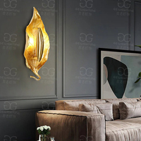 Applique murale en laiton motif feuille, dorée de luxe, design postmoderne, pour villa, chambre et mur d'accentuation