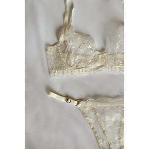 Ensemble de lingerie sexy pour femme avec détails en dentelle blanche, taille XL, demi-chemise en tissu Spandex, robe de nuit légèrement gainante avec motif numérique - Product Image 2