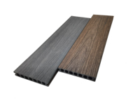 Échantillon gratuit disponible de plancher composite en bois coextrudé à texture simulée de plancher de terrasse extérieure double face design moderne