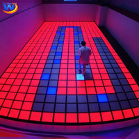 Équipement de jeu populaire 'Le sol est du lave' avec LED activables pour centre de jeux, sol interactif de jeu 'Hopscotch' et grille de danse interactive