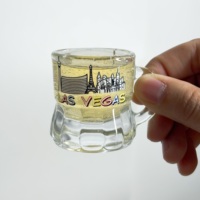 Mini verre à bière personnalisé de style européen avec poignée pour souvenirs ou collection