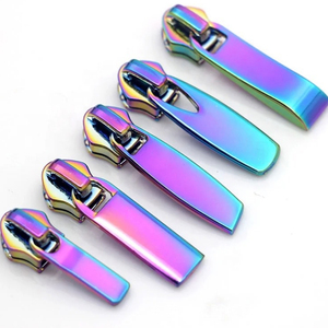 Nhà Sản Xuất Cầu Vồng Dây Kéo Thanh Trượt Kéo Quyến Rũ Cho Túi Xách Giày Mạ Thanh Trượt Dây Kéo Cầu Vồng <span class=keywords><strong>Colour</strong></span> Không Khóa Kim Loại Thanh Trượt Puller - Product Image 3
