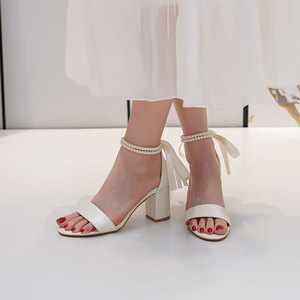 Sandales à talons carrés en perles ivoire pour femmes, élégantes chaussures de mariée à talons hauts pour <span class=keywords><strong>mariage</strong></span> - Product Image 2