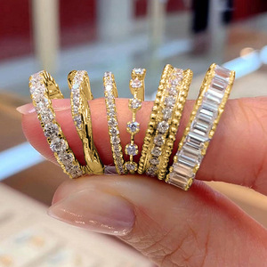 Anello da Donna T0512 in Oro Giallo con Diamante Taglio Brillante Rotondo Colore G Naturale Anello di Fidanzamento Classico - Product Image 2