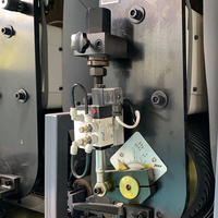 Ponceuse verticale à tête unique haute précision pour la finition de la laque, avec moteur et roulement, pour la production de bois et de MDF