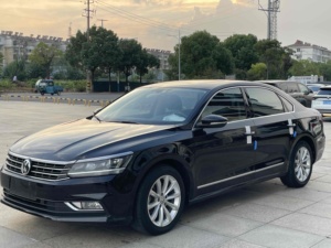Volkswagen <span class=keywords><strong>Passat</strong></span> <span class=keywords><strong>2017</strong></span> 330TSI DSG Honor Version Usata, Berlina a Benzina di Medie Dimensioni Economica per Esportazione Globale e Concessionari - Auto di Seconda Mano - Product Image 1