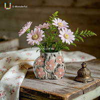 Vase en résine texturée style aquarelle, fleurs roses en relief 3D, forme irrégulière, décoration d'intérieur Art Déco