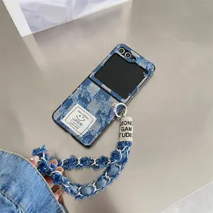 Convient pour Samsung Z Flip 3/4/5 Tassel Denim Personalized Fashion Folding Phone Case with Handheld Chain Phone Case