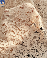 Encaje YX1488 Beige 70% Algodón 30% Nailon con Textura Floral en Relieve para Vestidos, Corpetes, Mangas y Blusas de Moda