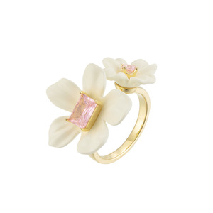 Muyu White Flower Open Ring With Pink Zircon Bezel Setting For Party Fashion Jewelry - Product Image 5