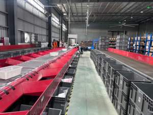 उच्च गति बुद्धिमान पार्सल सॉर्टिंग कन्वेयर सिस्टम पैडल डायवर्ट के लिए मोमीटर ईकॉमर्स सॉर्टिंग - Product Image 3