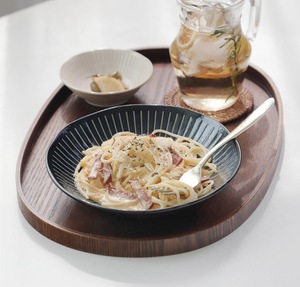 Assiette creuse en céramique à rayures verticales de style nordique, grande capacité, résistante à la chaleur, pour soupes, salades et pâtes, vente en gros - Product Image 1