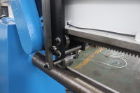 Machine de formage de canalisations à bride TDF pour HVAC, avec fermeur de joint pour tuyaux carrés et ronds, et contrôle PLC
