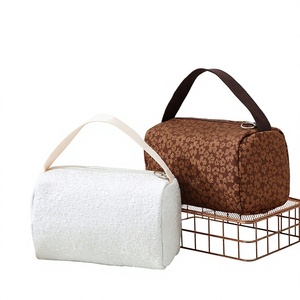 Bolsa de Cosméticos Impermeable y Ecológica de Poliéster Estampado, de Gran Capacidad, Portátil, para Viajes, con Asa Suave, para Mujer - Product Image 3