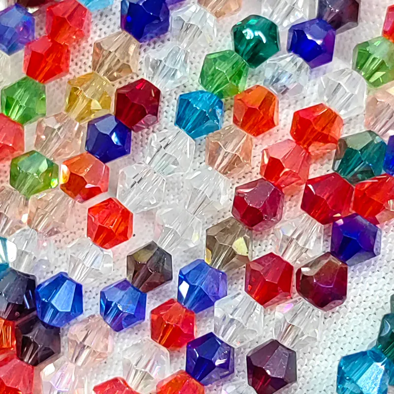 Vente en gros de perles de verre de haute qualité 3/4/6mm à facettes en cristal coloré perles en vrac pour la fabrication de bijoux