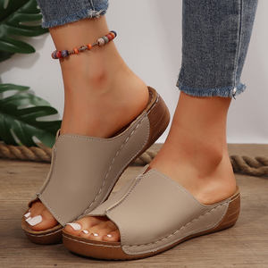 Ventas directas de los fabricantes Sandalias de plataforma nuevas de comercio exterior para mujer Zapatillas de cuña de costura de coche de ocio - Product Image 5