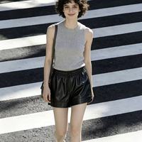 Shorts en cuir noir pour femme avec poche latérale, fermeture boutonnée, imperméables, coupe droite, pour le quotidien, décontracté, streetwear, voyage et loisirs