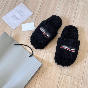 Ciabatte ricamate di lusso in pelliccia di agnello da <span class=keywords><strong>donna</strong></span> soffici sandali piatti con suola spessa scarpe da esterno calde Unisex - Product Image 1