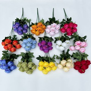 Bouquet de simulation 7 têtes de roses perle Montagne enneigée, teintes à la main, gaufrées et pressées à chaud, pour décoration murale florale de photographie de mariage - Product Image 1