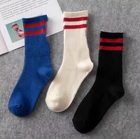 Chaussettes de sport et de skate antibactériennes avec logo personnalisé pour hommes, position du logo sur le bas, style décontracté sportif