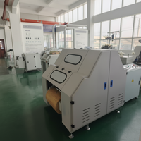 Machine textile de cardage de fibres animales, équipement de laboratoire compact pour l'épilation et le filage domestique