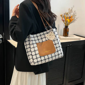 Sacs fourre-tout pour femmes 2025, grande capacité, noir et blanc, toile unie, fermeture éclair, sacs confortables sous le bras - Product Image 5