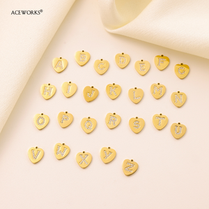 Colgante con Inicial de Corazón Pavé |   Colgante de Letra del Alfabeto en Acero Inoxidable Chapado en Oro PVD de 18K para la Creación de Joyas |   Resistente al agua y duradero - Product Image 3
