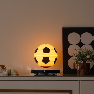 โคมไฟตั้งโต๊ะ3สีมีไฟแม่เหล็กหมุนได้360องศาฐานรูปกางเขนฟุตบอลลอยได้ - Product Image 5