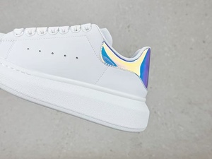 รองเท้าลำลองพื้นหนาคุณภาพสูง ระบายอากาศได้ดี กันลื่น เพิ่มความสูง สำหรับผู้ชายและผู้หญิง สไตล์กลางแจ้ง ผลิตภัณฑ์พรีเมียม - Product Image 3