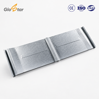 Système de toiture solaire PVRM1025 avec support central, structure robuste, installation facile, panneau de toiture métallique