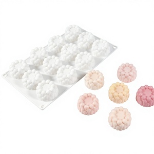 Molde de Silicona para Horno con 12 Cavidades en Forma de Nube, para Mousse, Postres Franceses, Bolas de Chocolate y Pasteles - Product Image 2