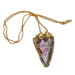 Collar de puntas de flecha talladas, color púrpura claro Natural - Product Image 1