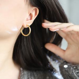 Pendientes de Acero Inoxidable con Diseño de Moda de Instagram, Chapados en Oro de 18K, Joyería Geométrica Personalizada para Mujer - Product Image 3