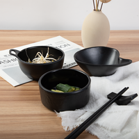 Logo personnalisé bon marché plat de sauce soja mélamine style japonais A5 incassable noir avec couvercle pour restaurant ménage