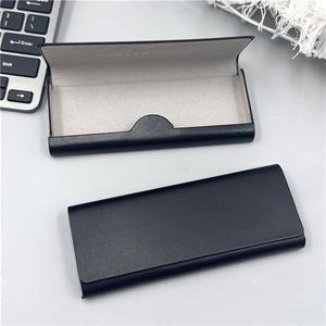 Custodia/Borsa per Occhiali da Sole con Clip in Morbida Pelle PU Personalizzabile con Logo, Vendita all'Ingrosso Diretta dalla Fabbrica - Product Image 2