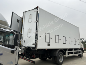 Camion de transport de poussins d'un jour HOWO 4X2 160hp avec groupe frigorifique importé, camion frigorifique pour livraison de volailles - Product Image 2