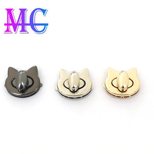 Herrajes Mingcheng con Cierre Giratorio en Forma de Cabeza de Gato de 890 mm para Bolsos, Ropa y Artículos de Cuero - Product Image 1