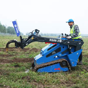 Rippa Trung Quốc nhà máy <span class=keywords><strong>loader</strong></span> nhà sản xuất New Mini skidsteer <span class=keywords><strong>loader</strong></span> 1ton 1.5ton <span class=keywords><strong>Skid</strong></span> chỉ đạo theo dõi bộ nạp với <span class=keywords><strong>4</strong></span> trong 1 xô - Product Image 4