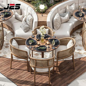 Housse de protection J2S moderne pour mobilier de restaurant extérieur commercial, luxueuse et facile à nettoyer, pour banquette, canapé, chaise en rotin et table en bois pour café et bistrot - Product Image 3