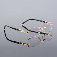 Lunettes de Vue en Alliage Ornées de Diamants avec Teinte Grise Dégradée, Verres Plans ou de Prescription, Monture Sans Cadre au Style Solide et Tendance