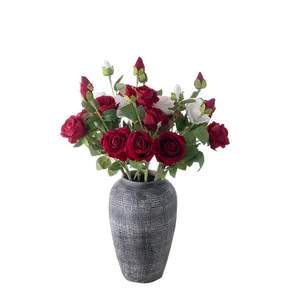 MW03337人造红玫瑰茎天鹅绒三头玫瑰布置婚礼派对装饰花