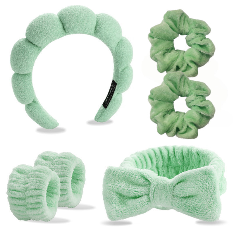 Ensemble de 6 élastiques à cheveux en velours vert - sachet individuel.