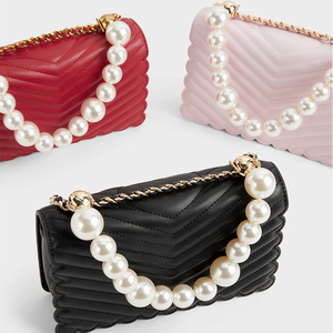 Qualité <span class=keywords><strong>perle</strong></span> sac coque <span class=keywords><strong>de</strong></span> <span class=keywords><strong>téléphone</strong></span> chaîne accessoires sac à main sangle courte longue <span class=keywords><strong>perle</strong></span> <span class=keywords><strong>téléphone</strong></span> portable chaîne bandoulière <span class=keywords><strong>collier</strong></span> - Product Image 4