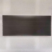 Grille d'aération en nid d'abeille en acier inoxydable sur mesure pour armoires industrielles