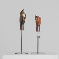 Maniquí de Madera de Alta Calidad para Exhibición de Joyería, con Postura de Artista