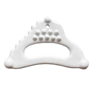 <span class=keywords><strong>Tokyo</strong></span> Japan <span class=keywords><strong>Massage</strong></span> Keramik Material Weiße Farbe Dreieck Form Keramik Gua Sha Für Gesichts <span class=keywords><strong>massage</strong></span> gerät - Product Image 1